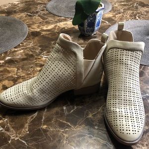 Restricted perforated booties